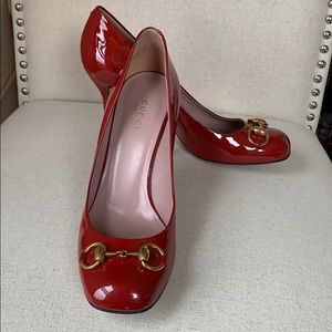 Gucci Shoes 71/2 Lightly Used Some Scratches.